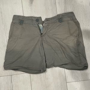 Lowrise cargo boyshorts